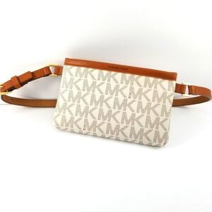 NWOT Michael‎ Kors Belt Bag Waist Wallet MK Logo Cream Size Small. P67